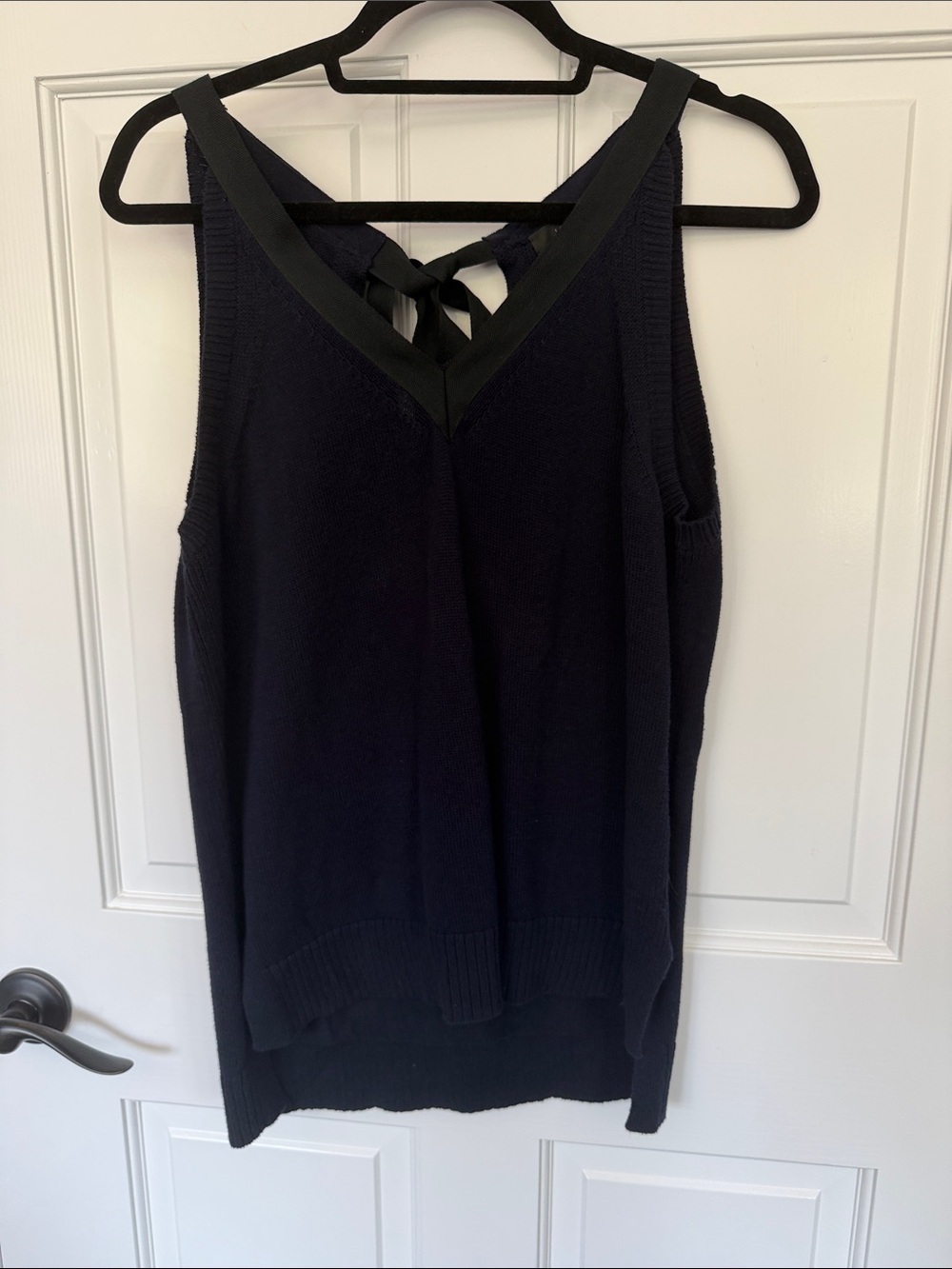 ✨Girly Bow ✨ J. Crew Black V-Neck Tie-Back Knit Tank